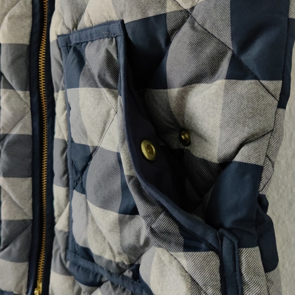 J. Crew Down Quilted Buffalo Plaid Navy Blue/Gray Puffer Vest Size XS - Picture 4 of 10